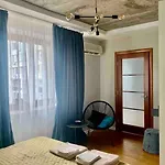 Apartamento сучасні у самому серці одеси Odesa